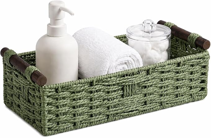 Panier de salle de bain tressé vert sauge avec poignées en bois — Organisateur de papier toilette, panier en osier vert pour WC, plateau décoratif bohème pour réservoir ou étagère Panier de salle de bain tressé vert sauge avec poignées en bois — Organisateur de papier toilette, panier en osier vert pour WC, plateau décoratif bohème pour réservoir ou étagère